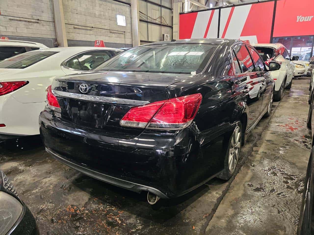 TOYOTA AVALON 2011 thumbnail 3