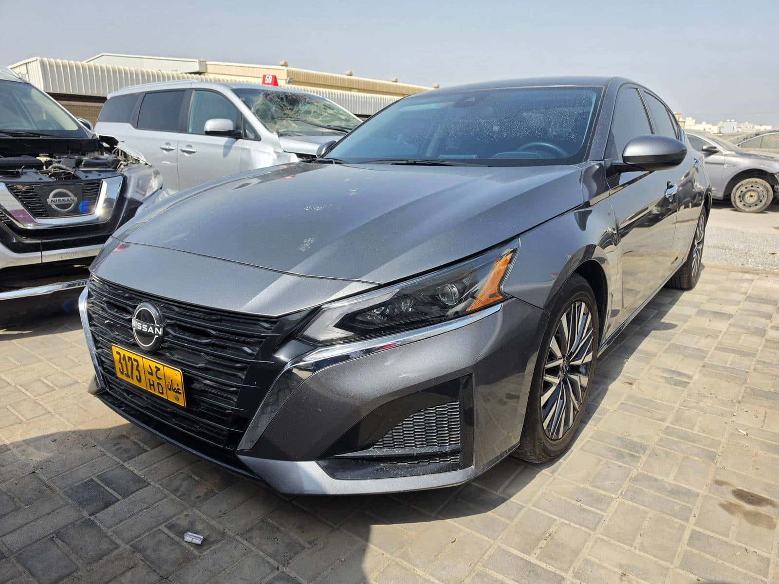 Nissan Altima 2023 thumbnail 2