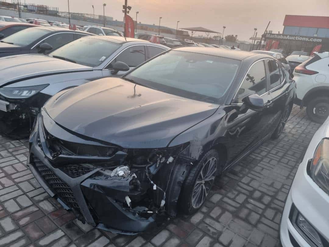 Toyota Camry 2018 thumbnail 2