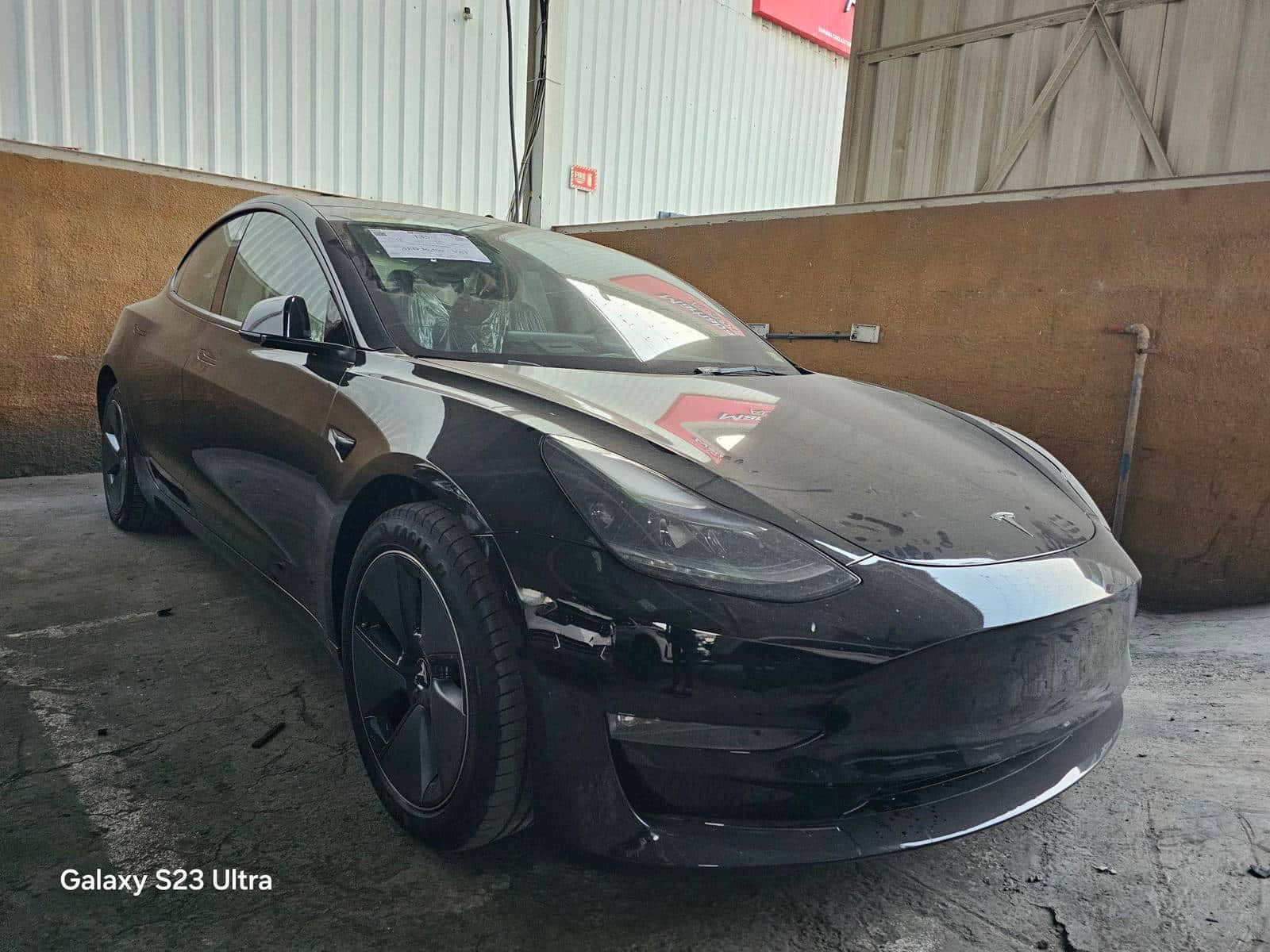 TESLA MODEL 3 - Exterior