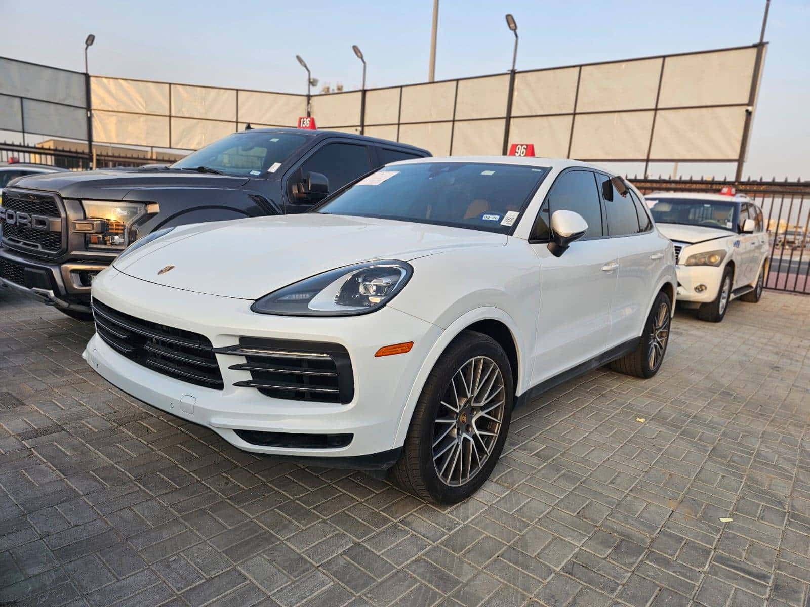 PORSCHE Cayenne 2023 thumbnail 2