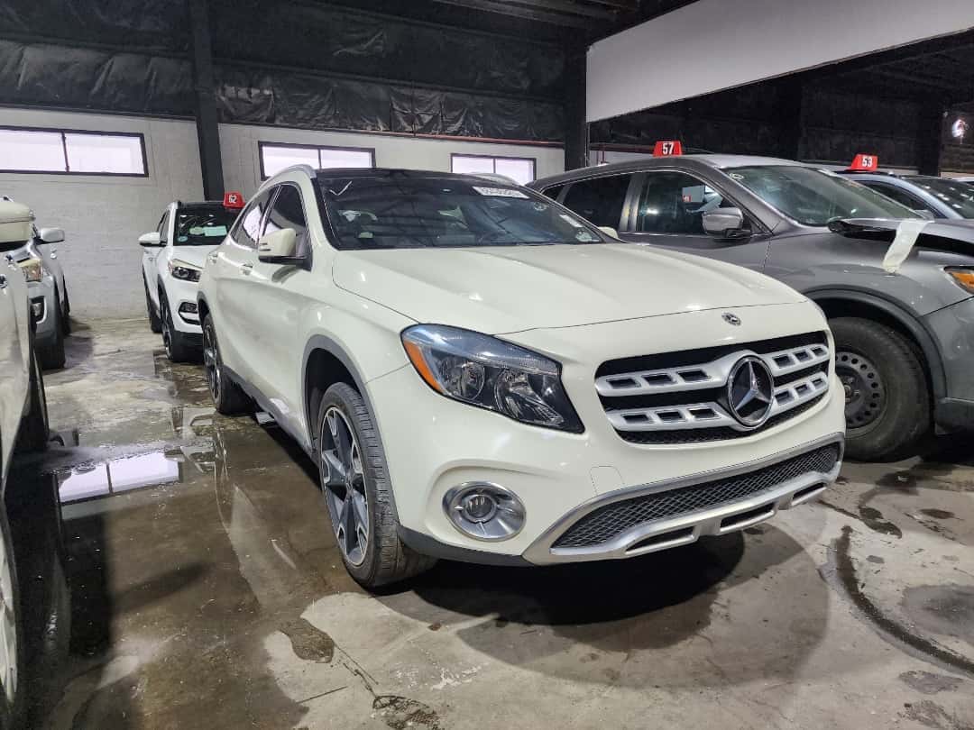 MERCEDES BENZ GLA-250 - Exterior