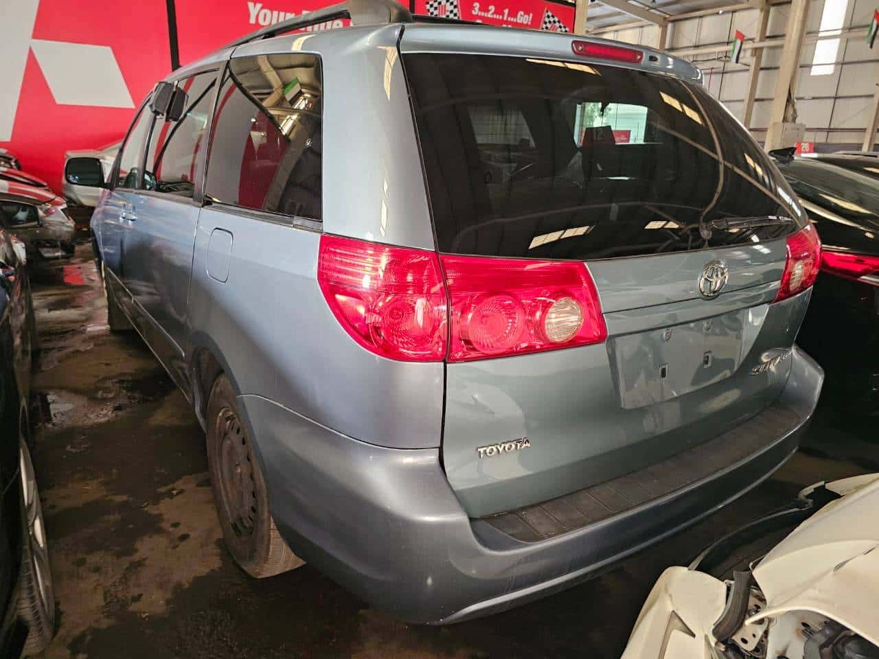 Toyota Sienna 2010 thumbnail 4