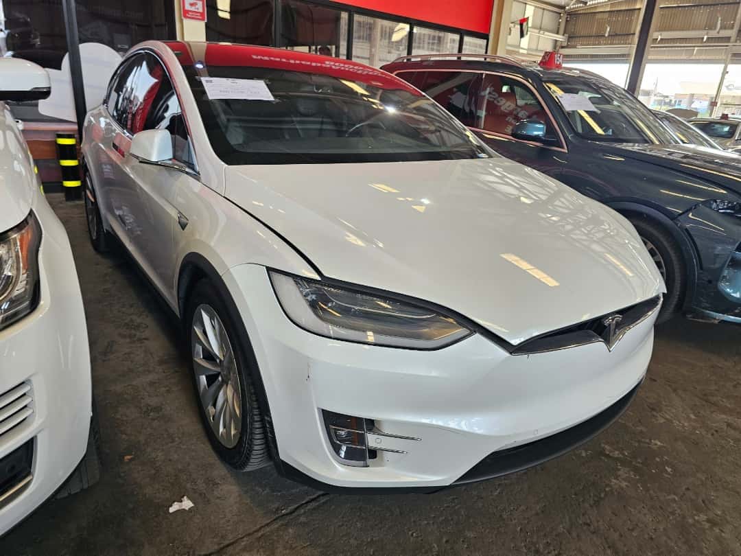 TESLA MODEL X - Exterior