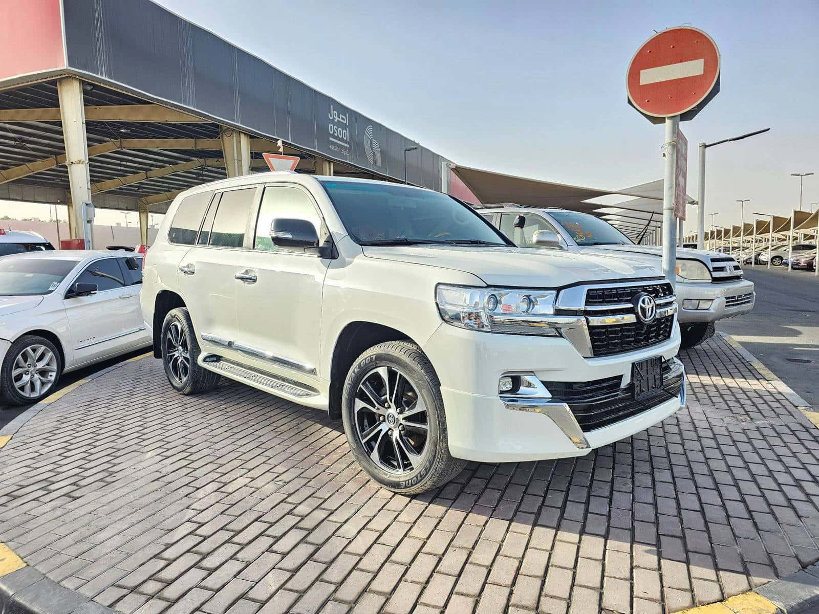 TOYOTA LAND CRUISER - Exterior