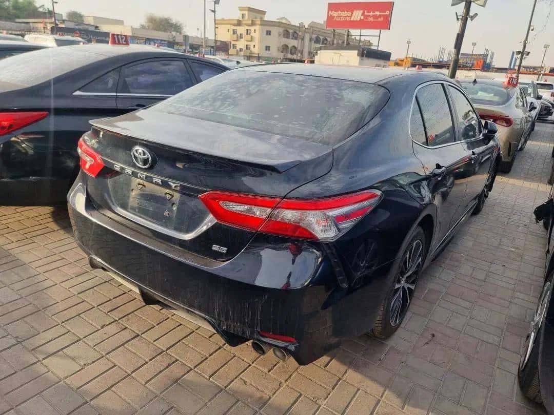 Toyota Camry 2018 thumbnail 1