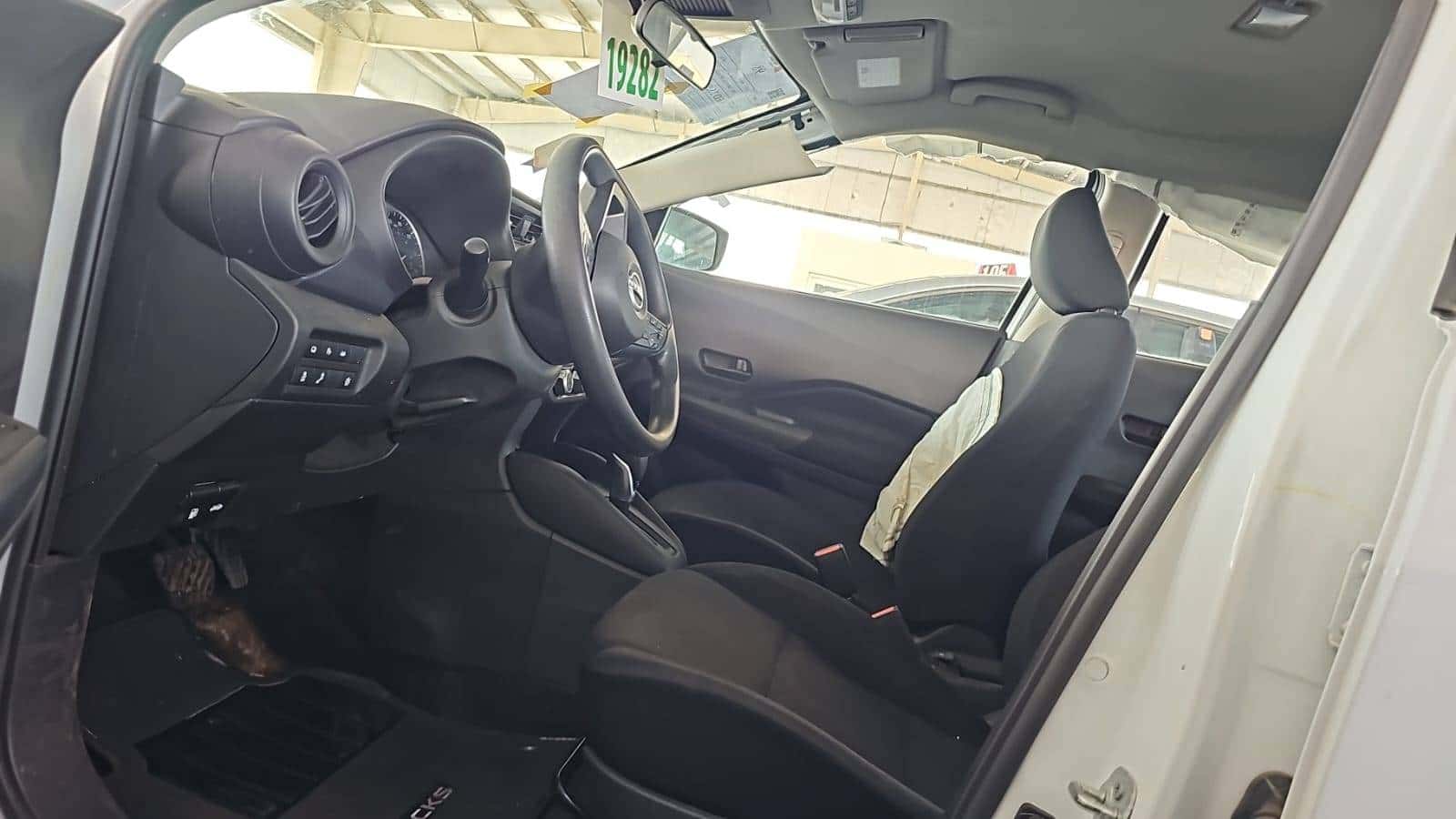 NISSAN KICKS 2023 thumbnail 5