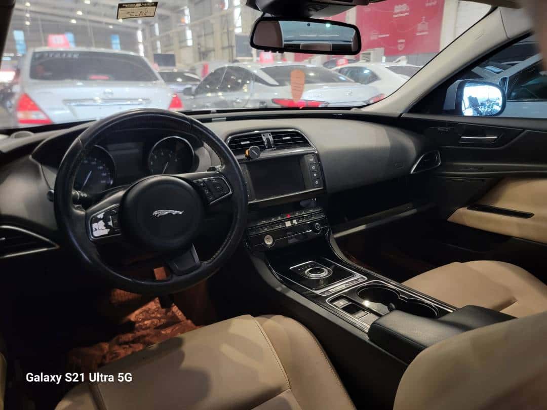 JAGUAR XF - Exterior