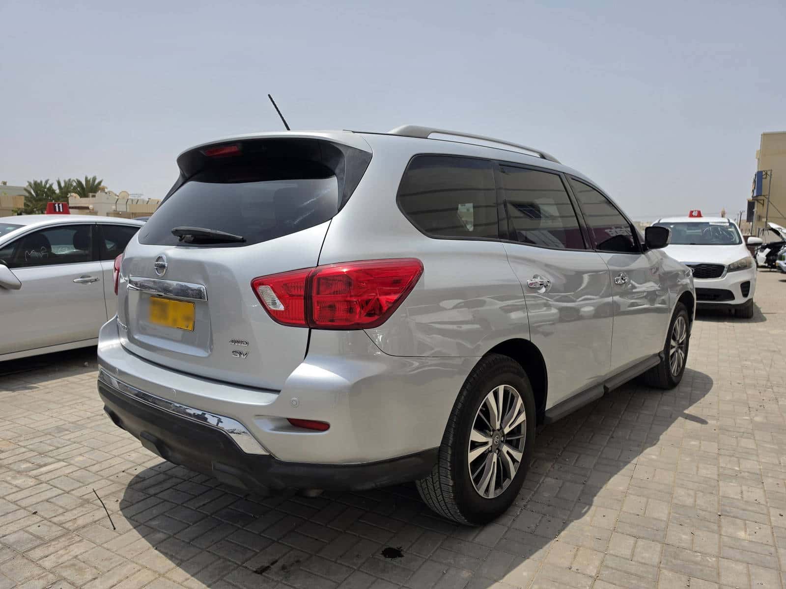 Nissan Pathfinder 2018 thumbnail 4
