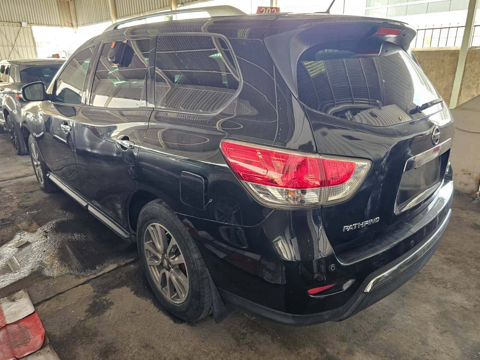 Nissan Pathfinder 2015 thumbnail 5