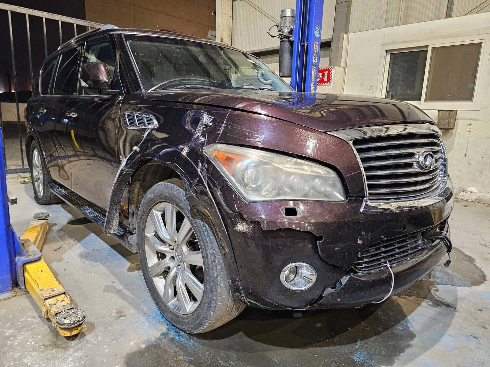 INFINITI QX80 2014 thumbnail 4