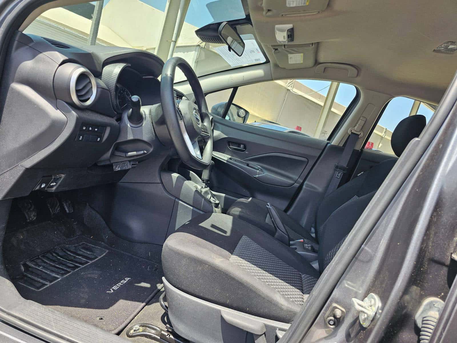 NISSAN VERSA - Exterior