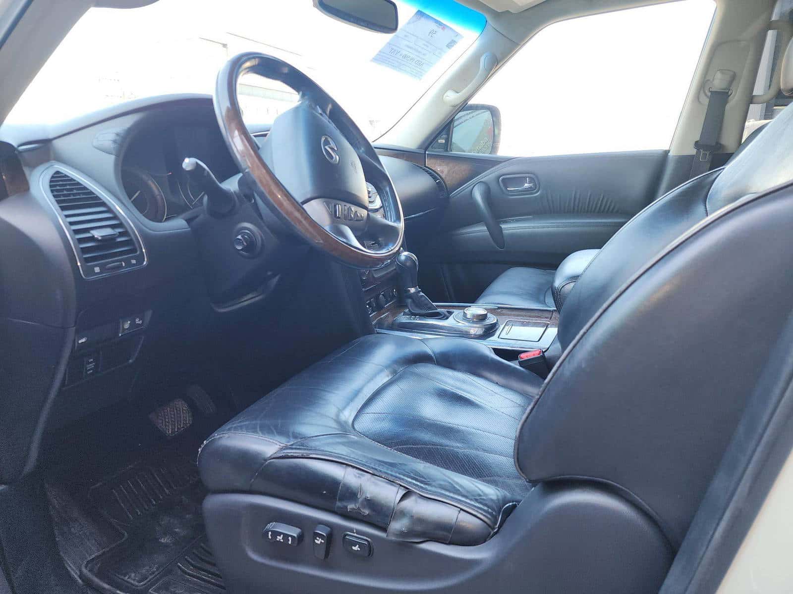 INFINITI QX80 - Exterior