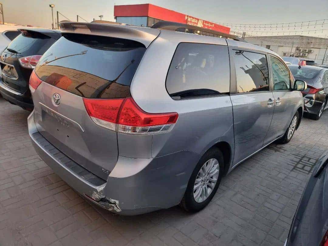TOYOTA SIENNA 2011 thumbnail 1