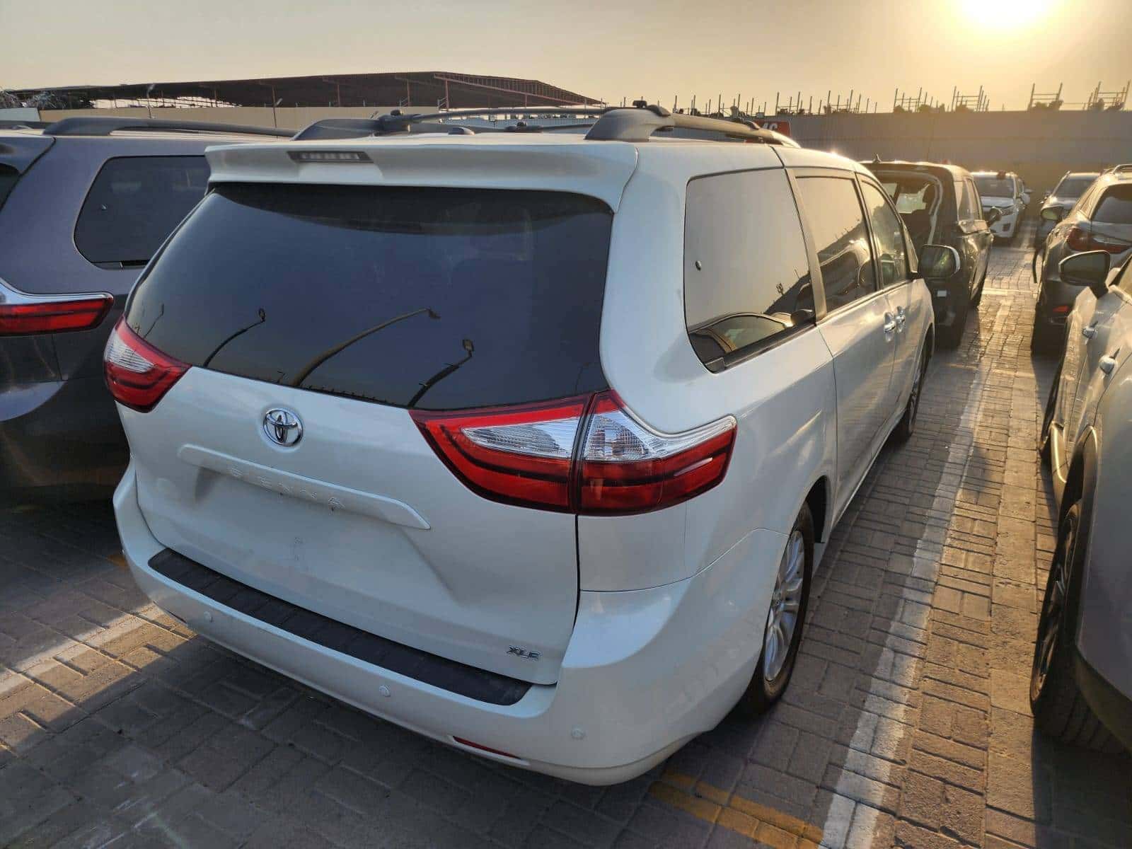TOYOTA SIENNA 2015 thumbnail 2