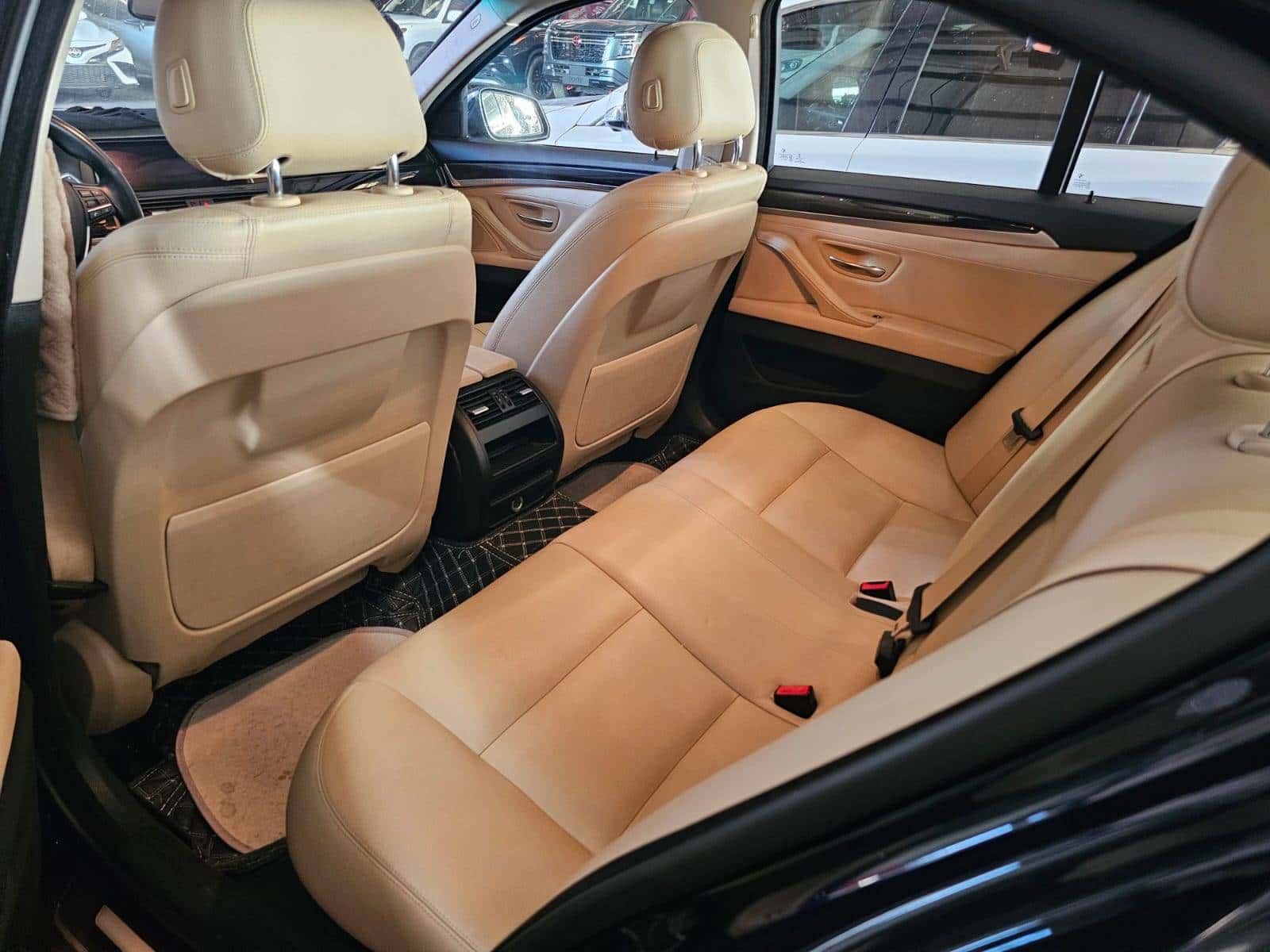 BMW 528i 2016 thumbnail 5