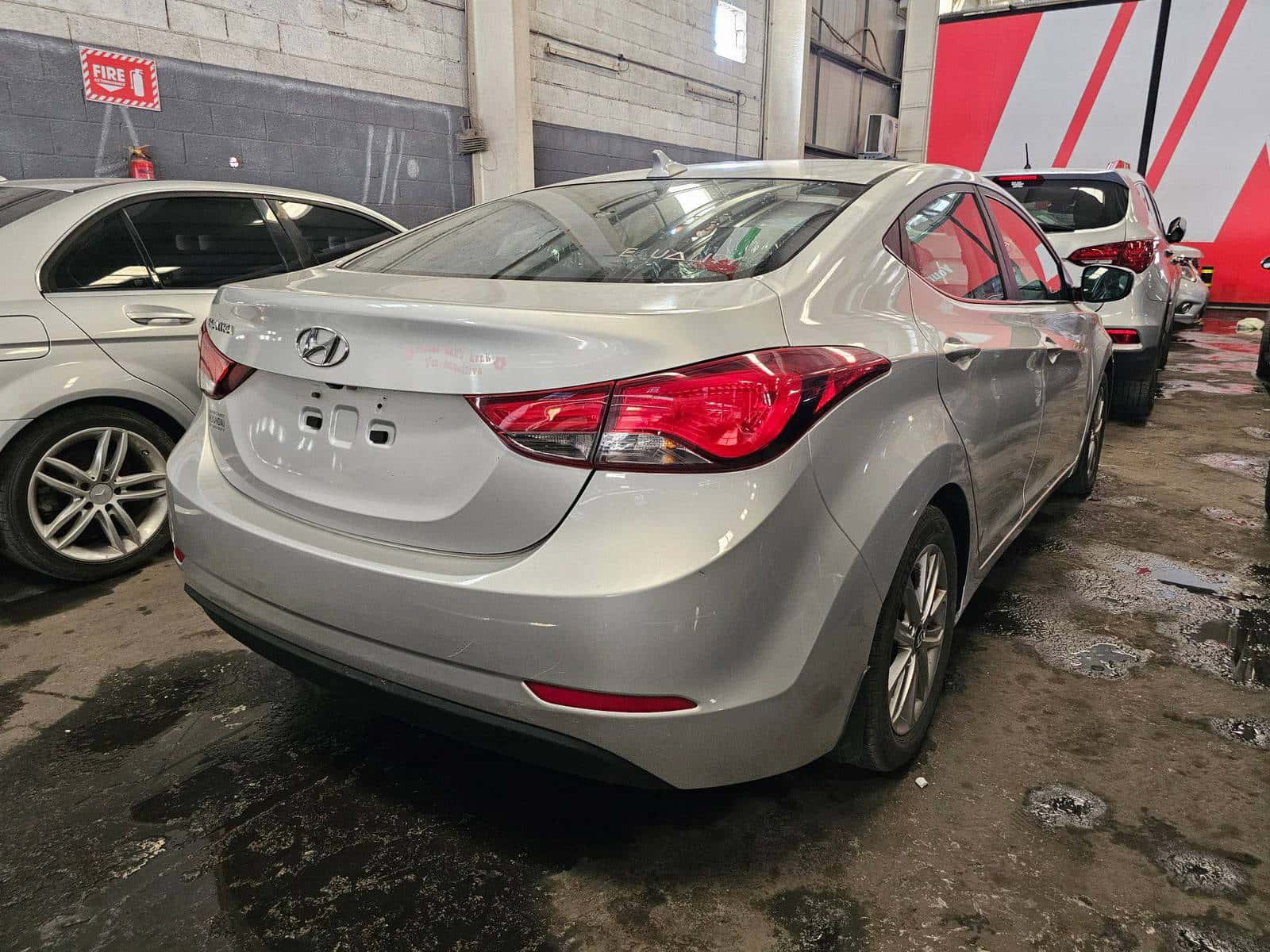 HYUNDAI ELANTRA 2015 thumbnail 4