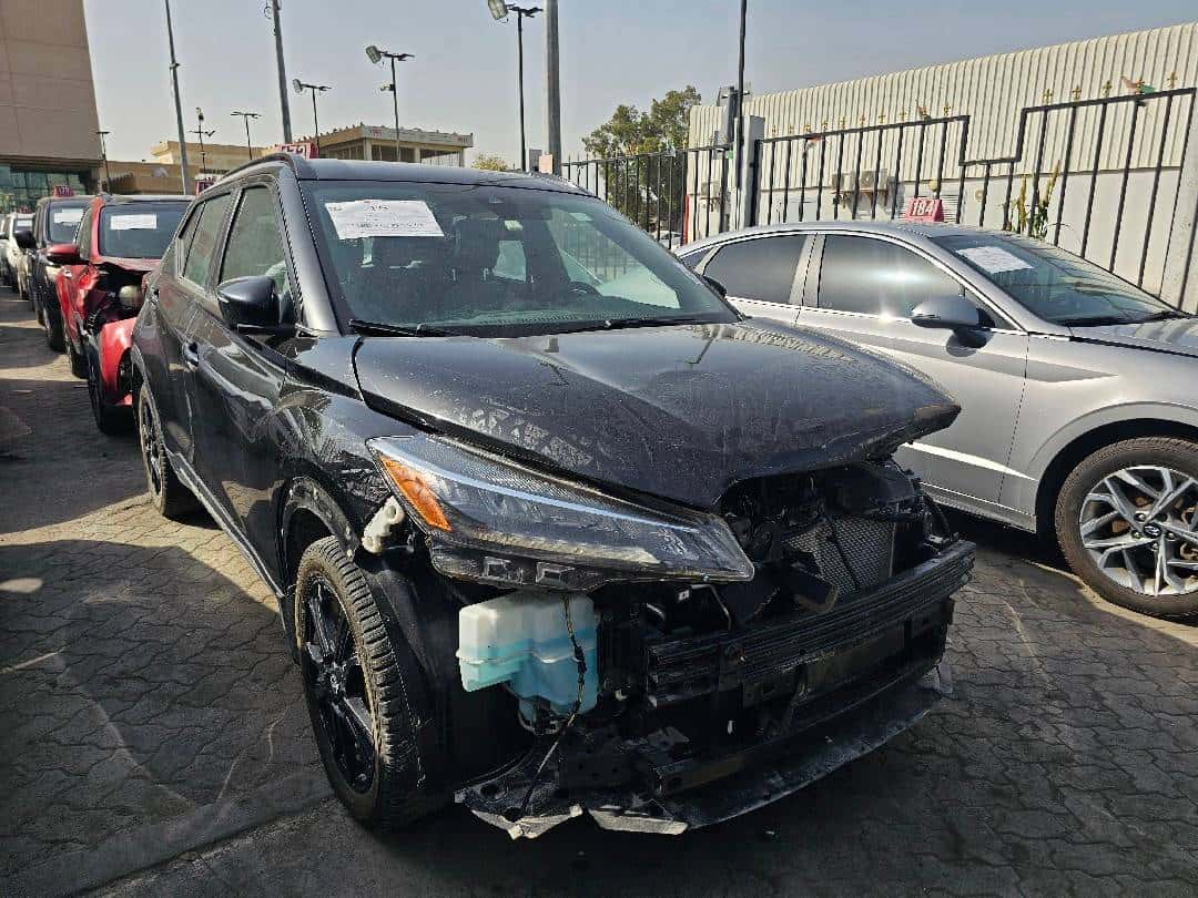 NISSAN KICKS 2022 thumbnail 1