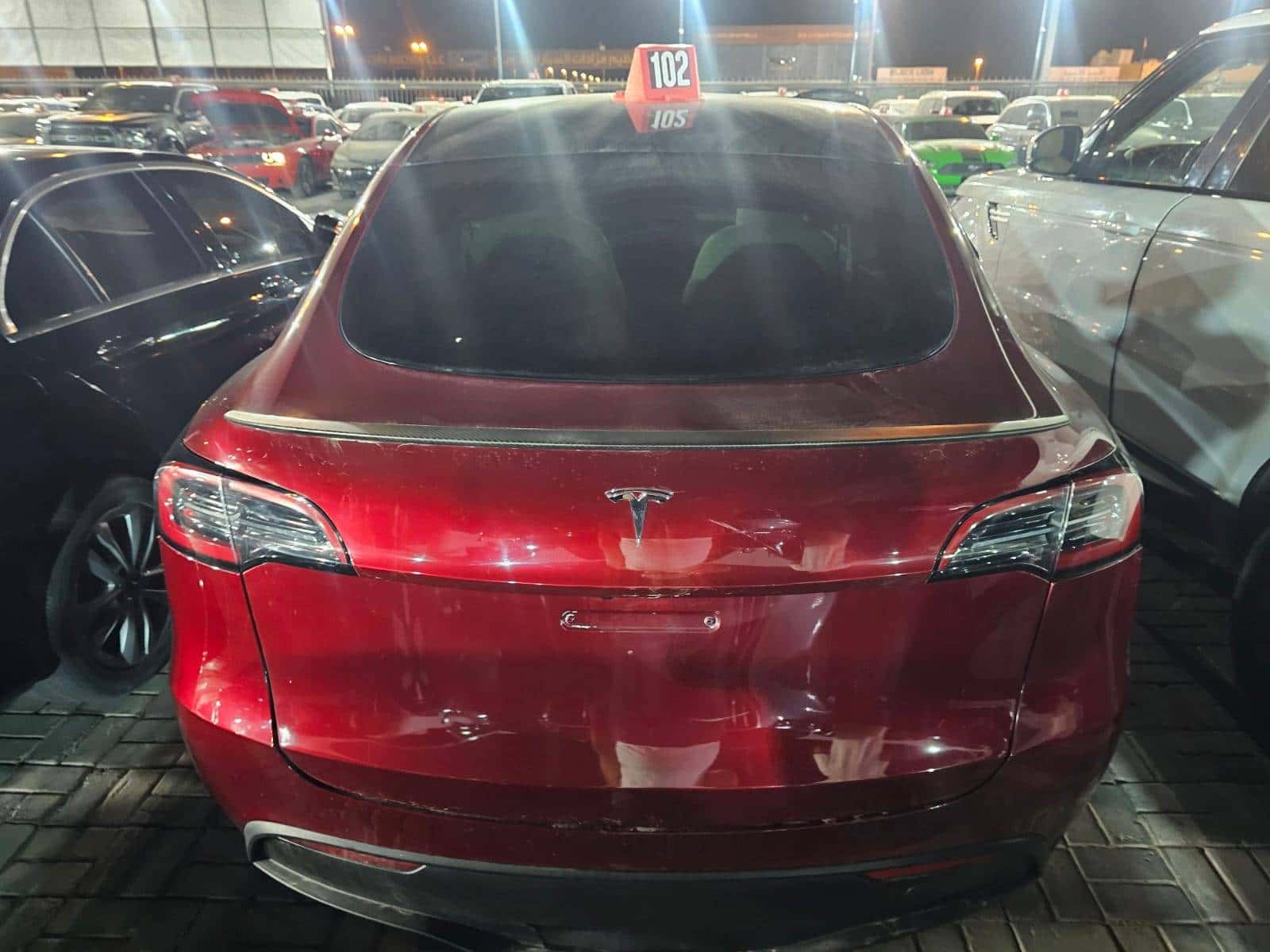 Tesla Model Y 2024 thumbnail 2
