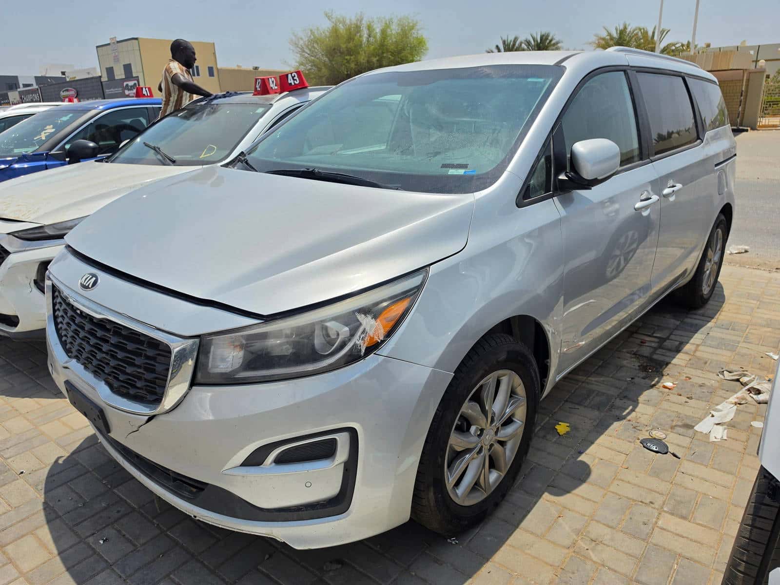 Kia Sedona 2019 thumbnail 3