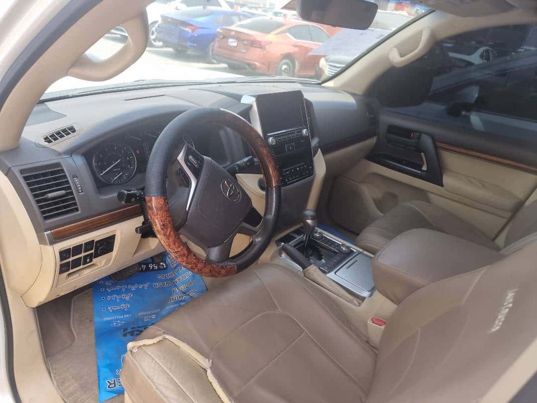 Toyota Land Cruiser 2017 thumbnail 5
