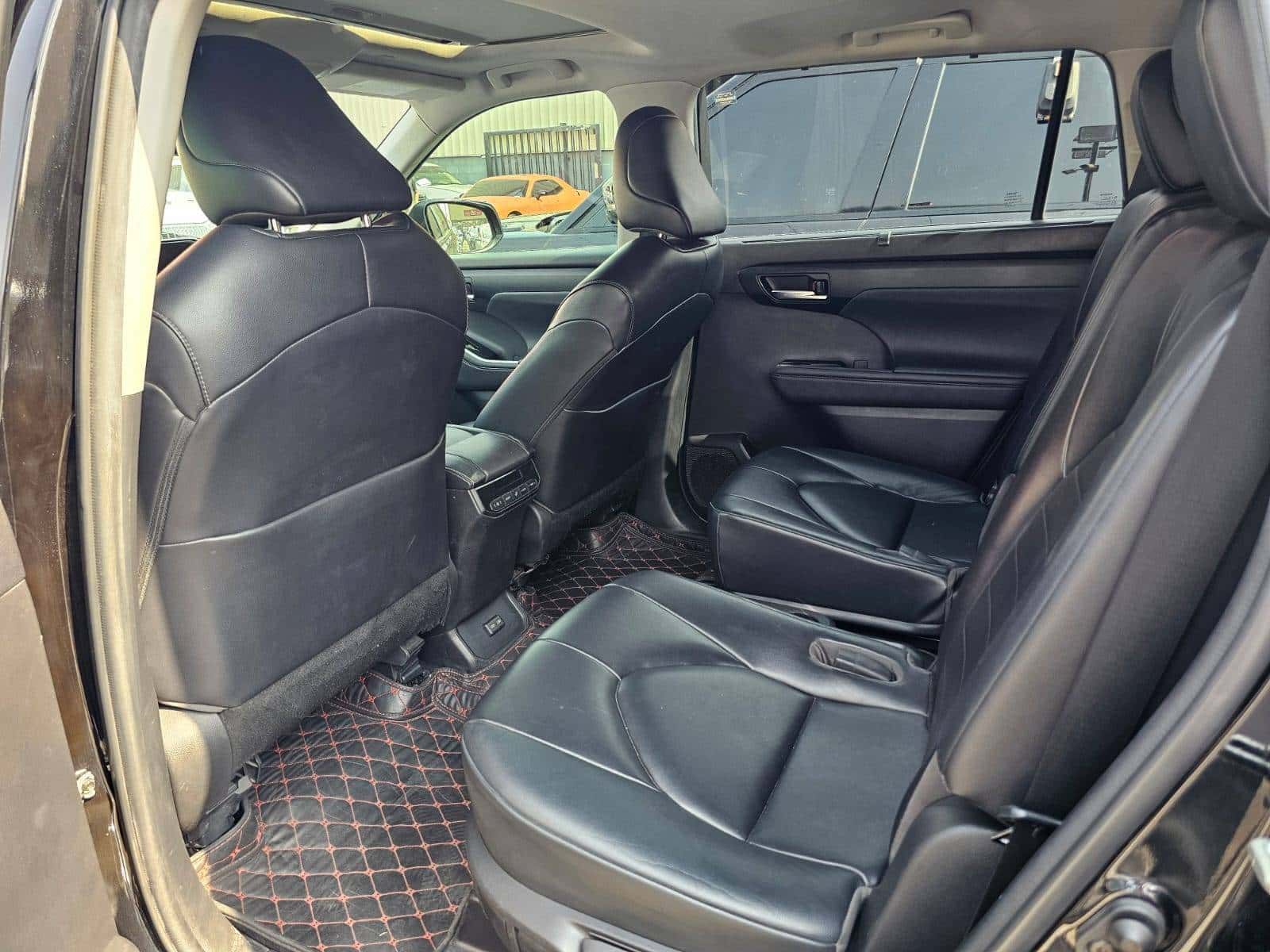 Toyota Grand Highlander 2023 thumbnail 7