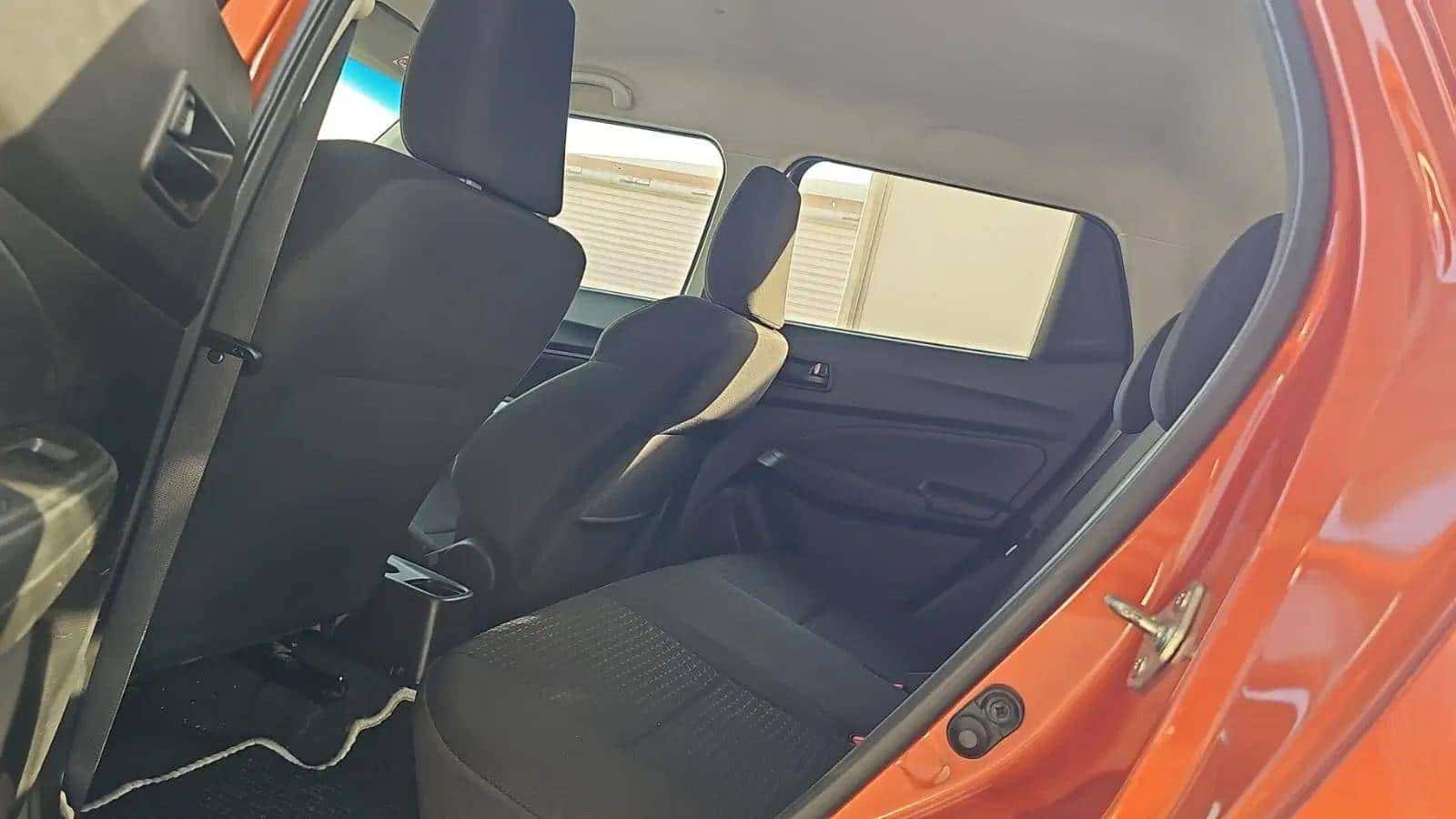 Suzuki Swift 2023 thumbnail 7