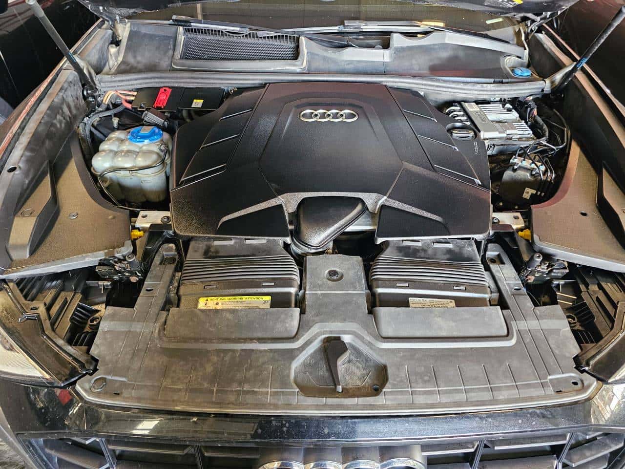 AUDI Q8 2020 thumbnail 6