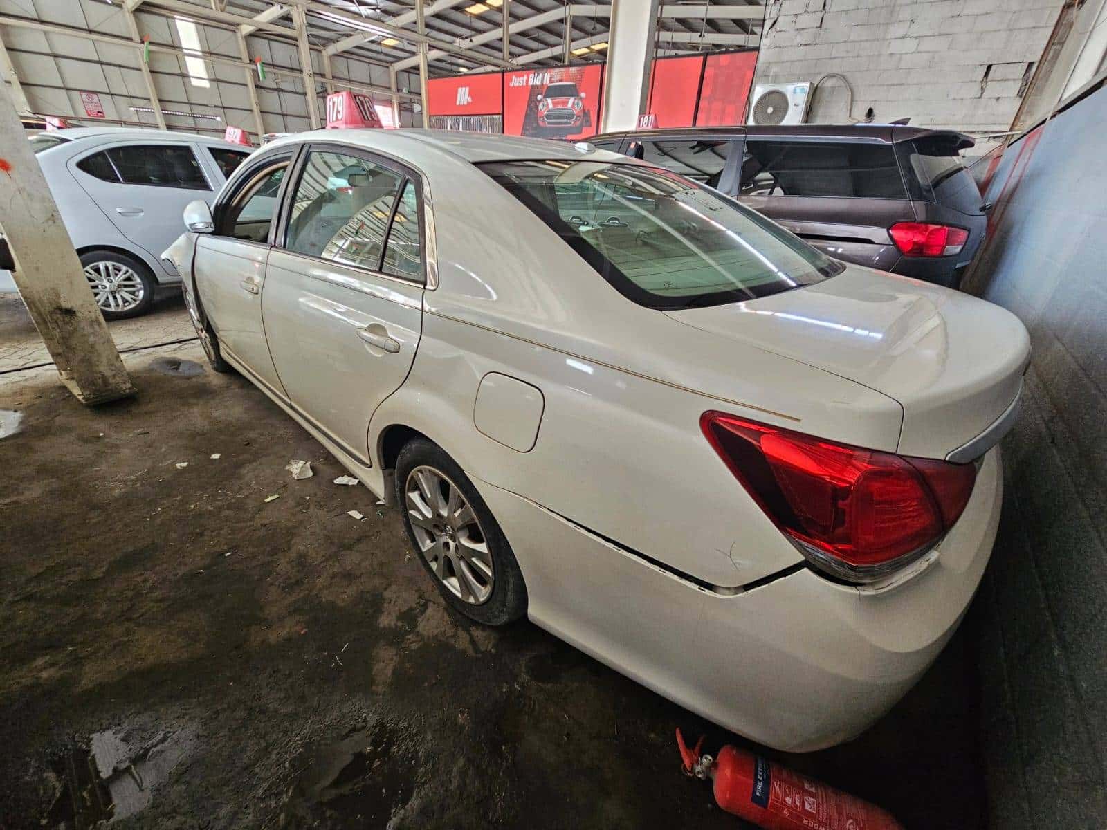 Toyota Avalon 2011 thumbnail 1