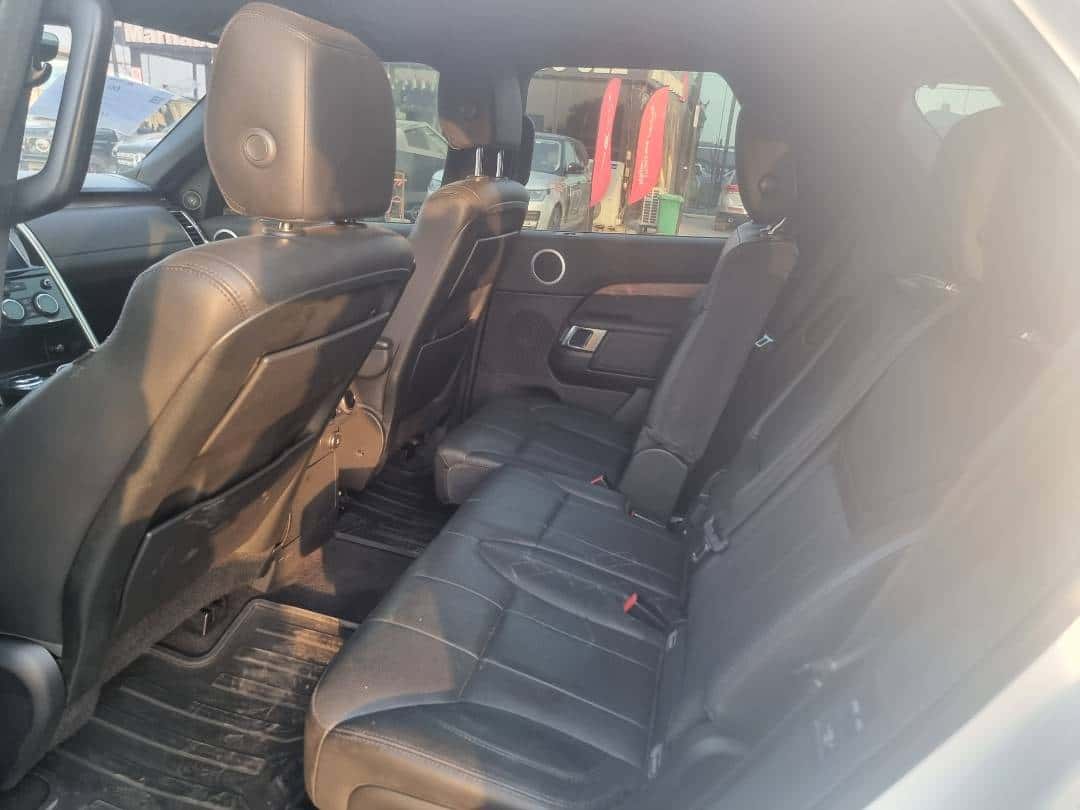 Land Rover Discovery 2018 thumbnail 4