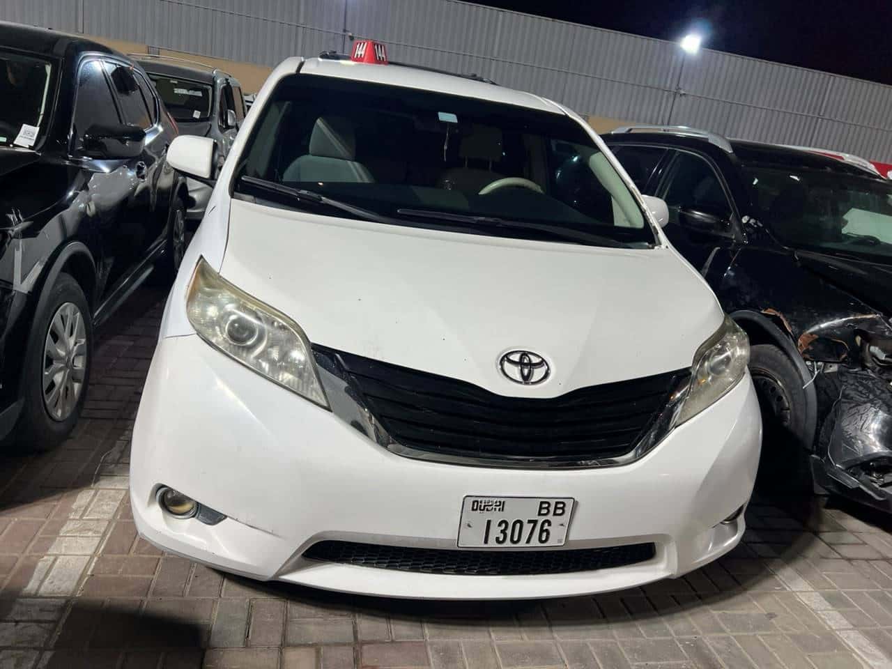 Toyota Sienna 2013 thumbnail 5