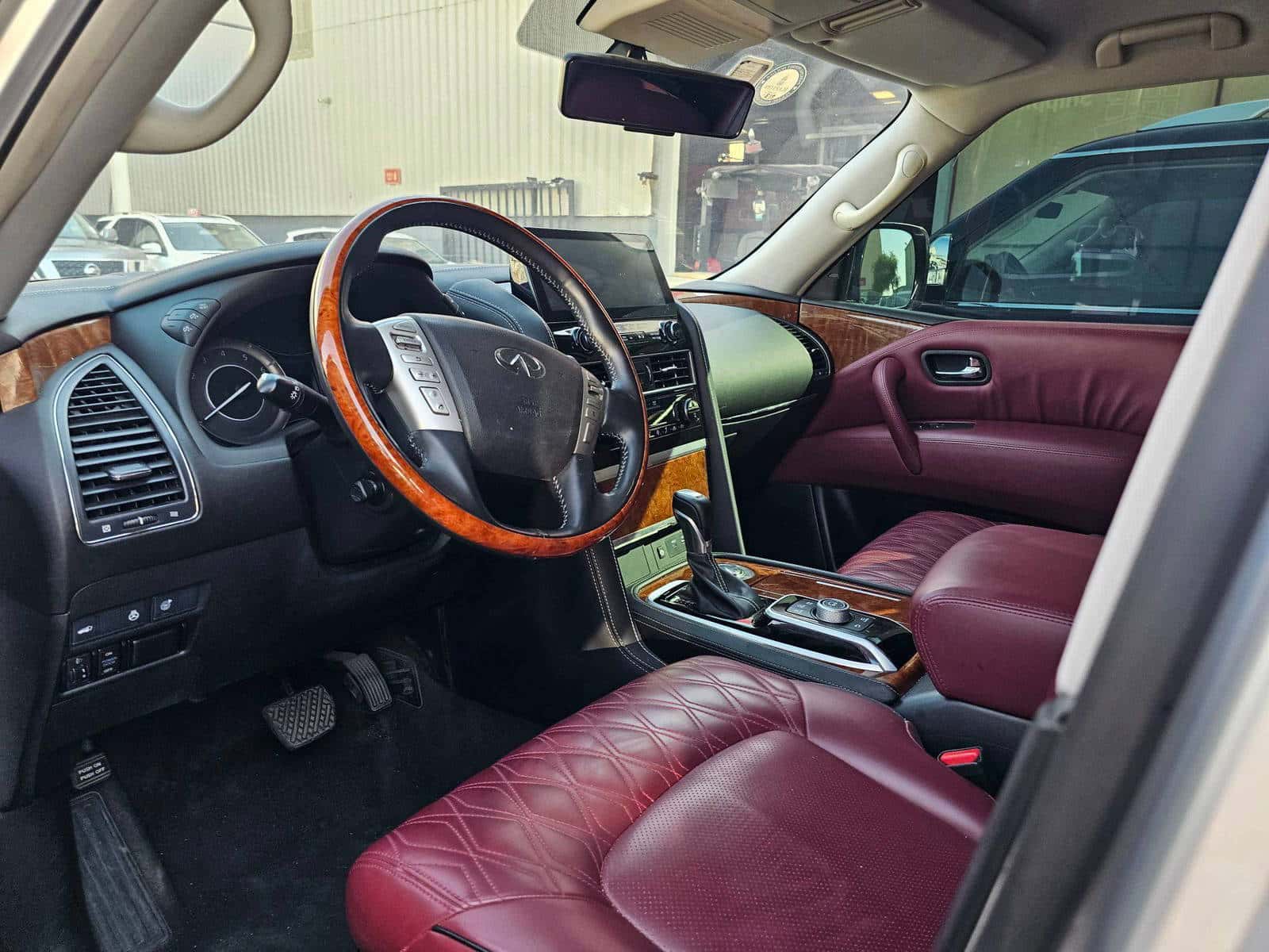 INFINITI QX80 2019 thumbnail 7