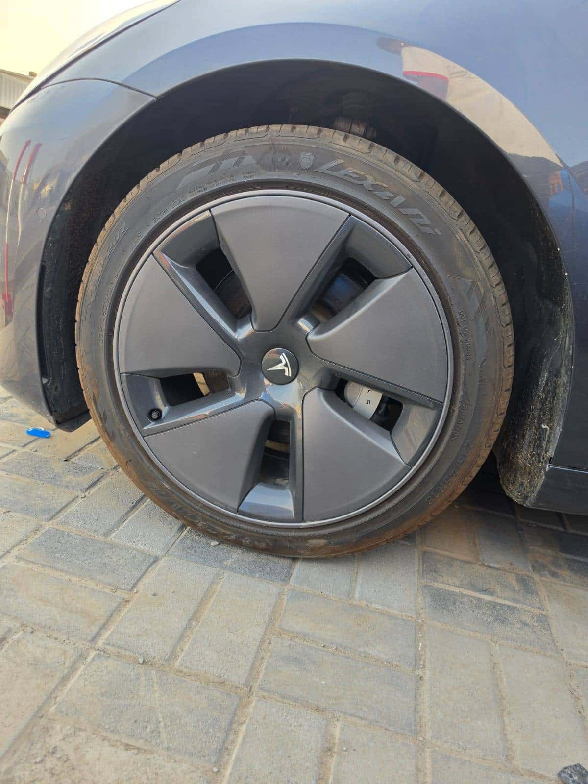 Tesla Model 3 2022 thumbnail 3