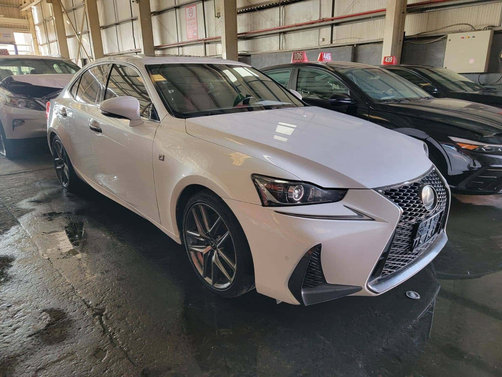 Lexus IS 300 2019 thumbnail 1