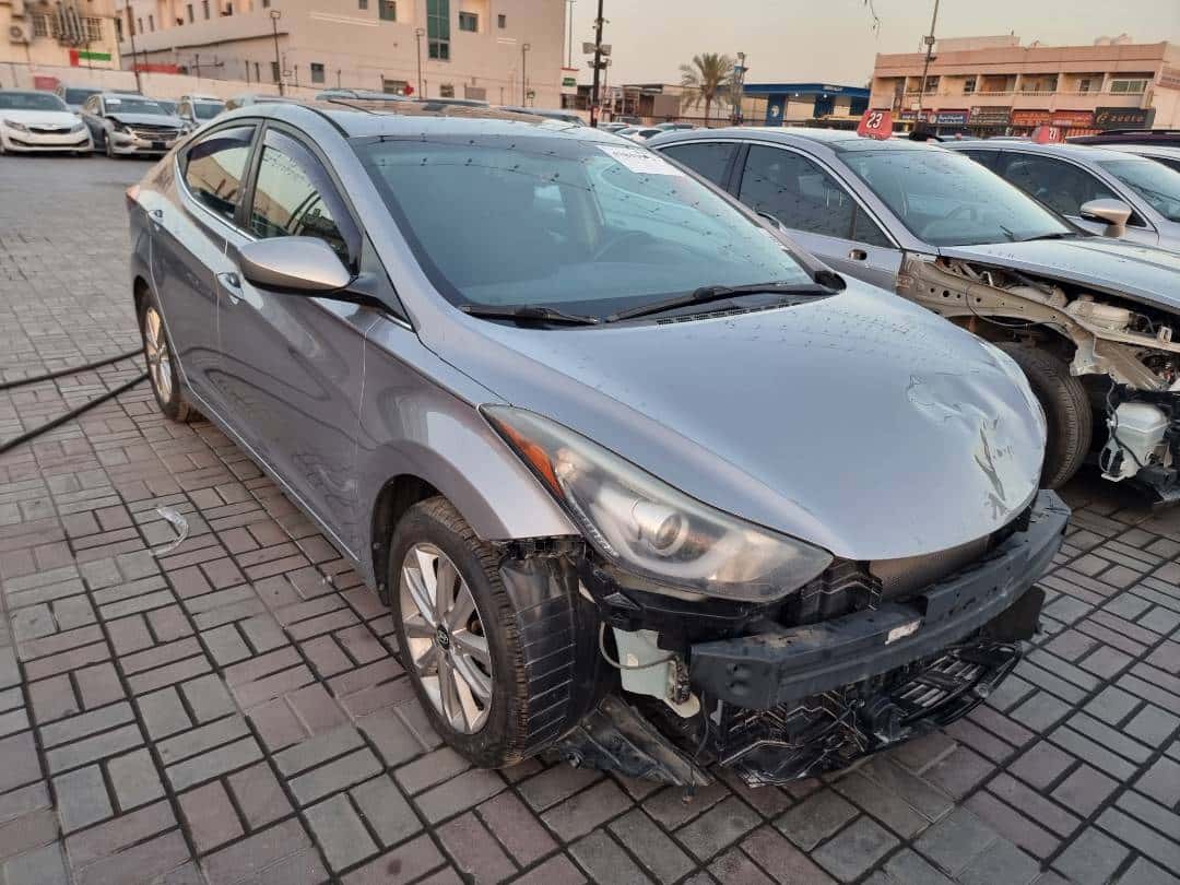 HYUNDAI ELANTRA - Exterior