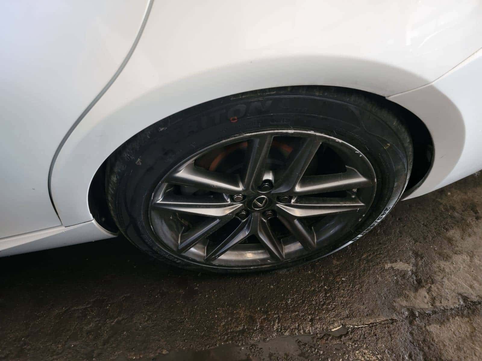 Lexus IS 300 2019 thumbnail 6