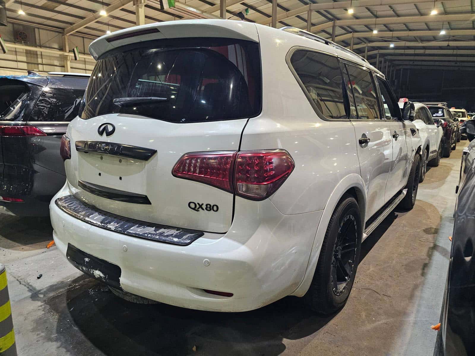 INFINITI QX80 2014 thumbnail 1