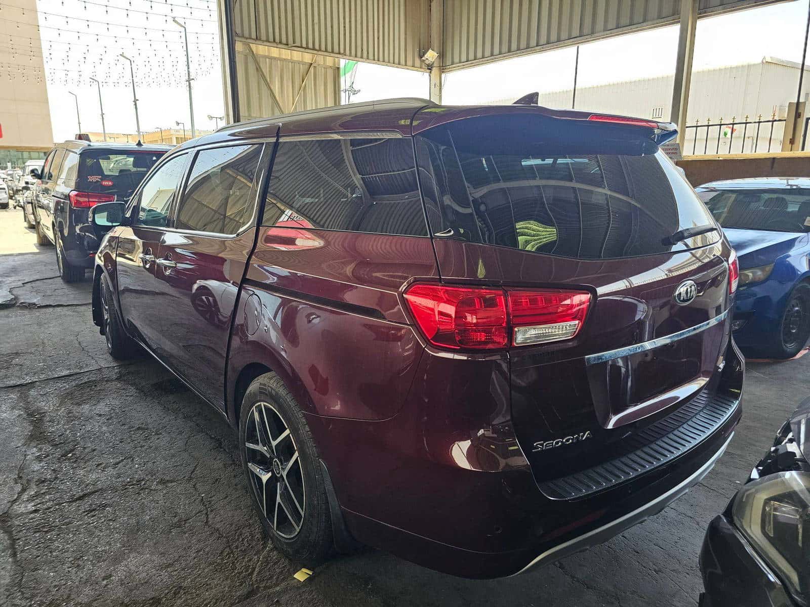 KIA SEDONA 2015 thumbnail 5