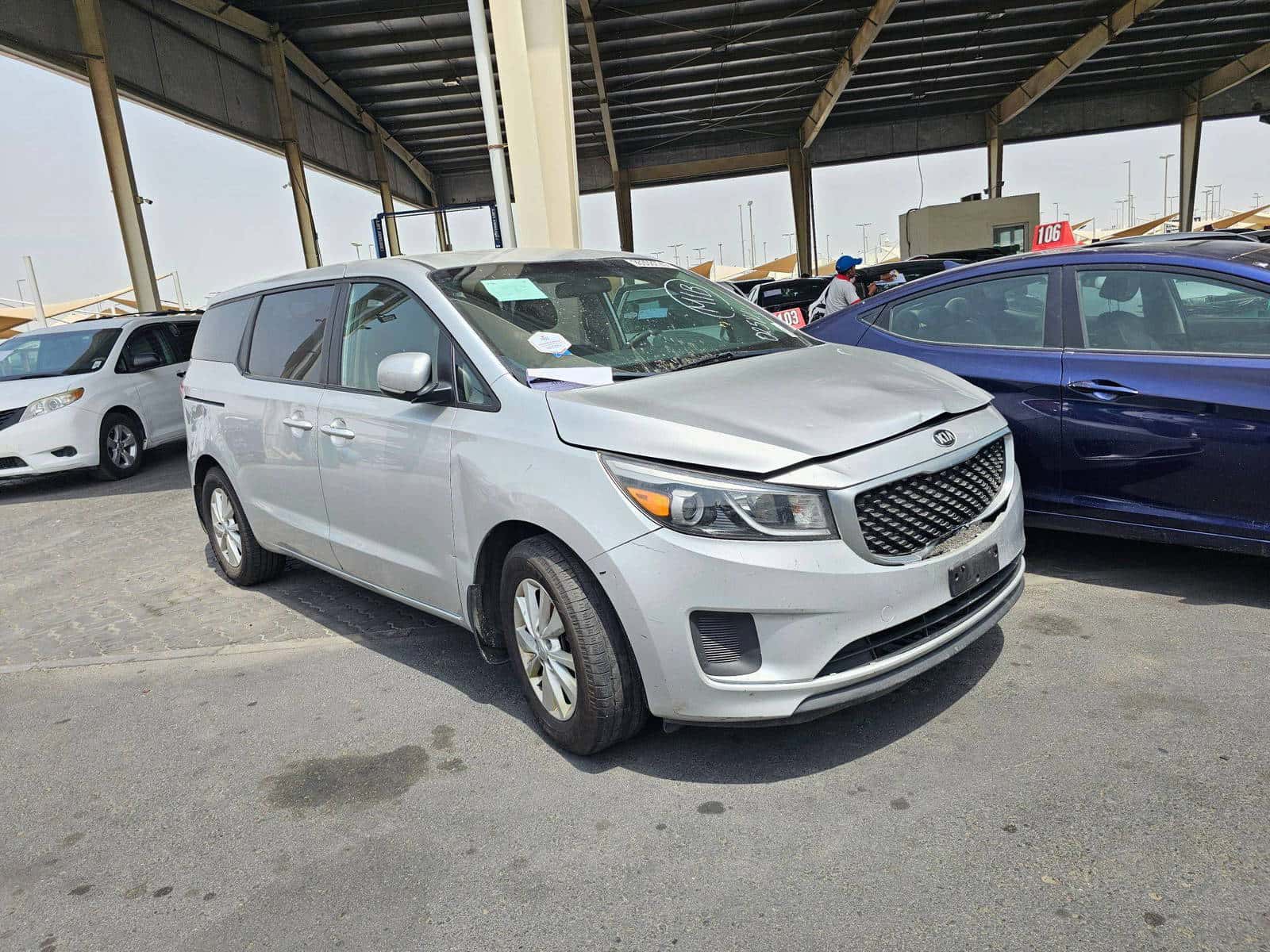 KIA SEDONA 2015 thumbnail 4