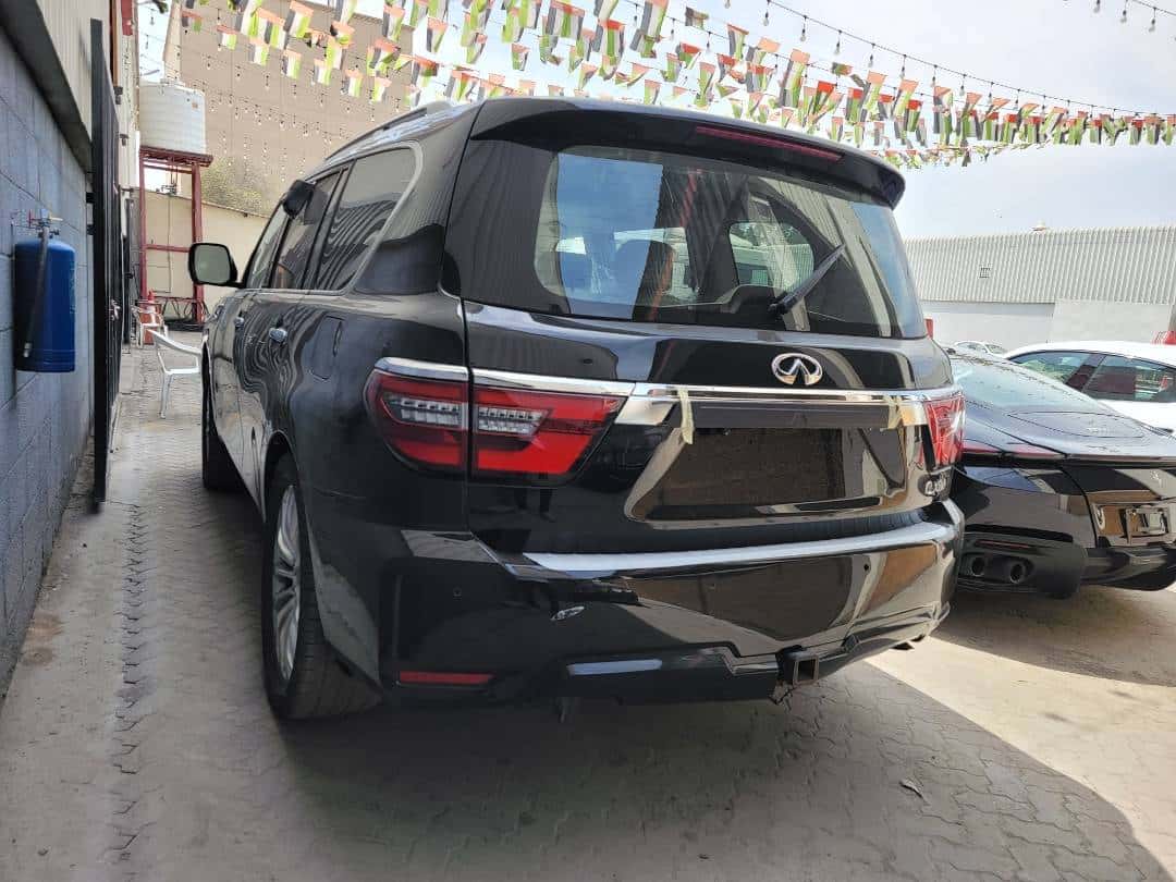 INFINITI QX80 - Exterior