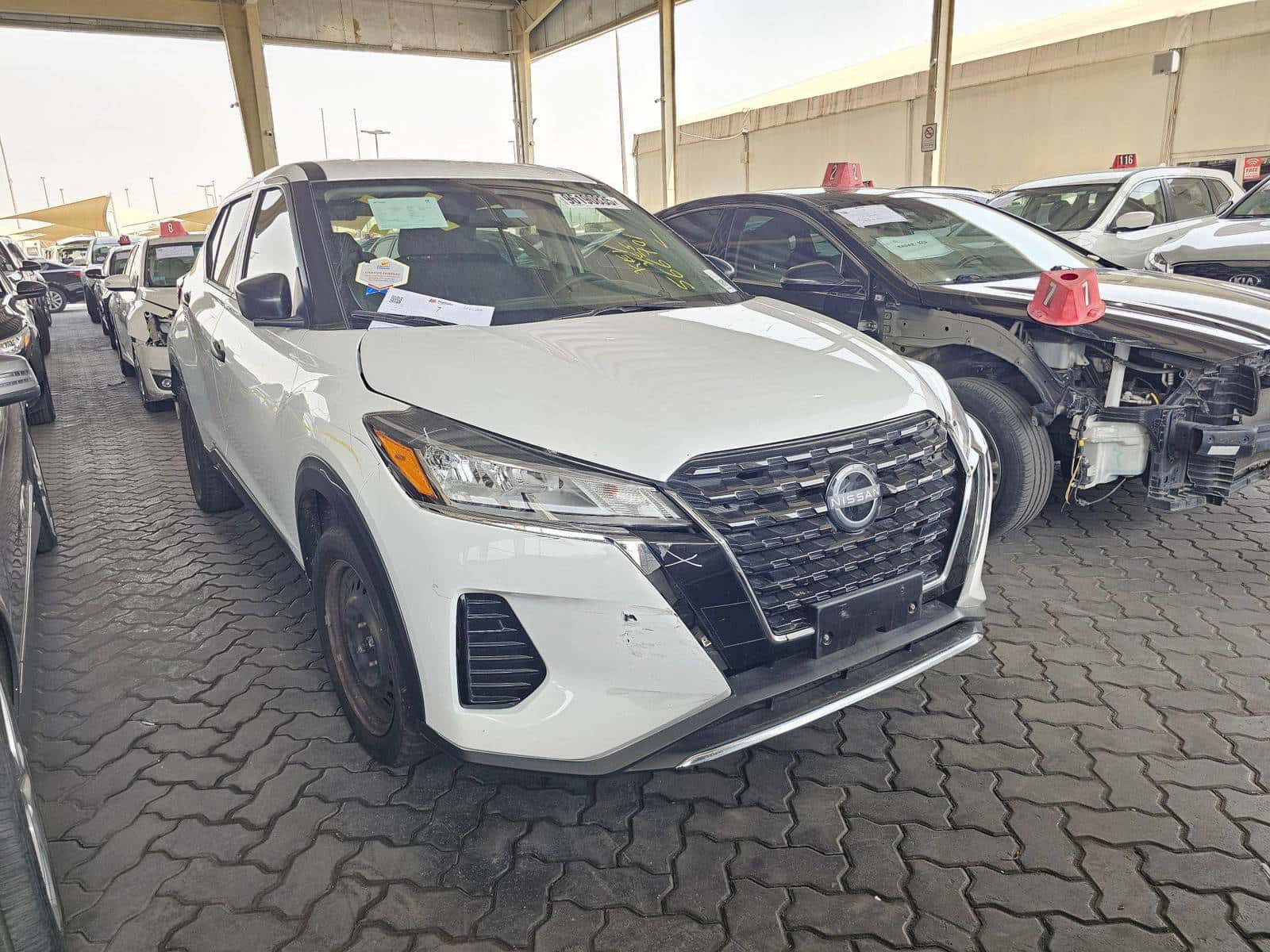 NISSAN KICKS 2023 thumbnail 3