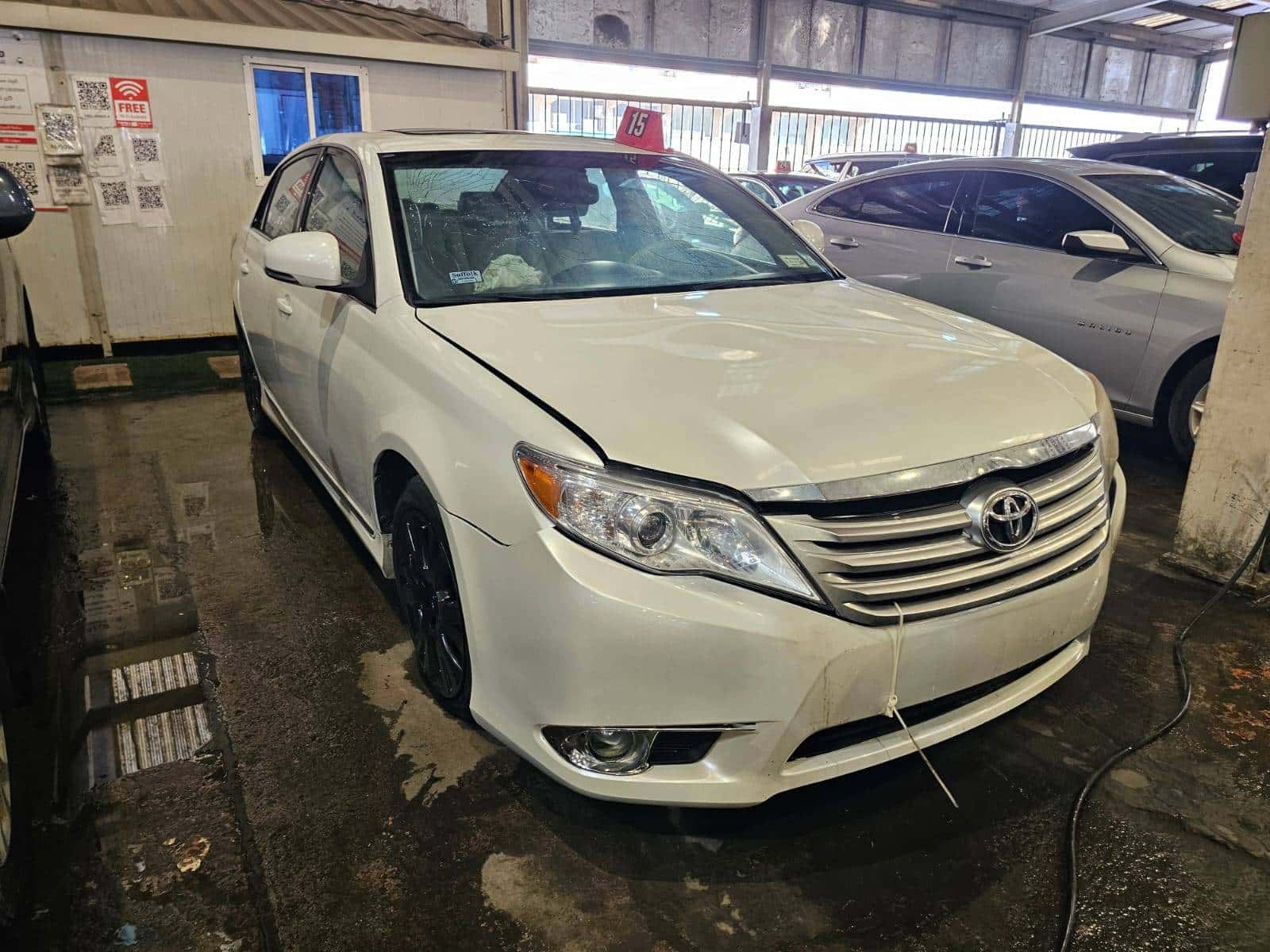 Toyota Avalon 2011 thumbnail 3