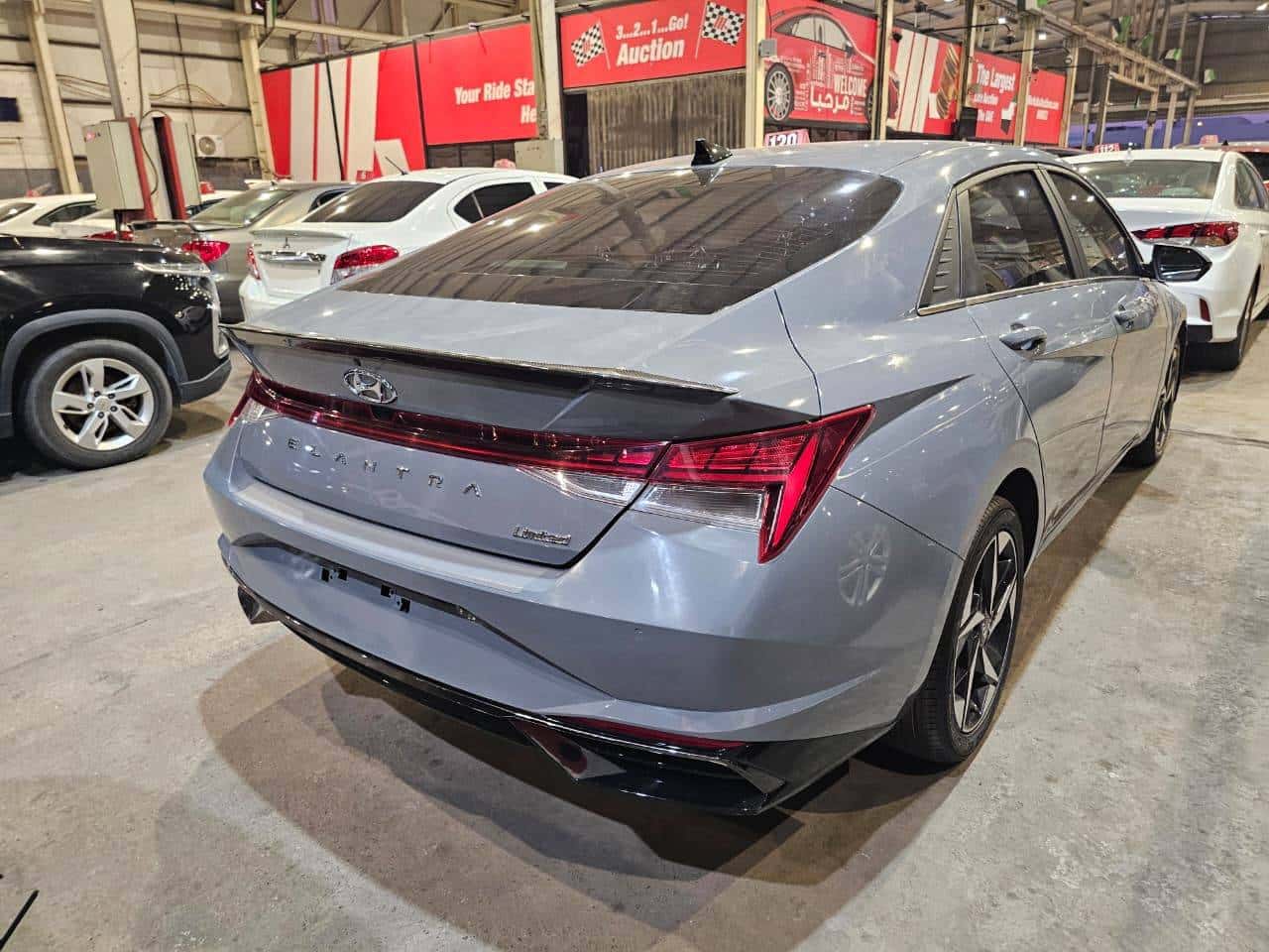 Hyundai Elantra 2023 thumbnail 3