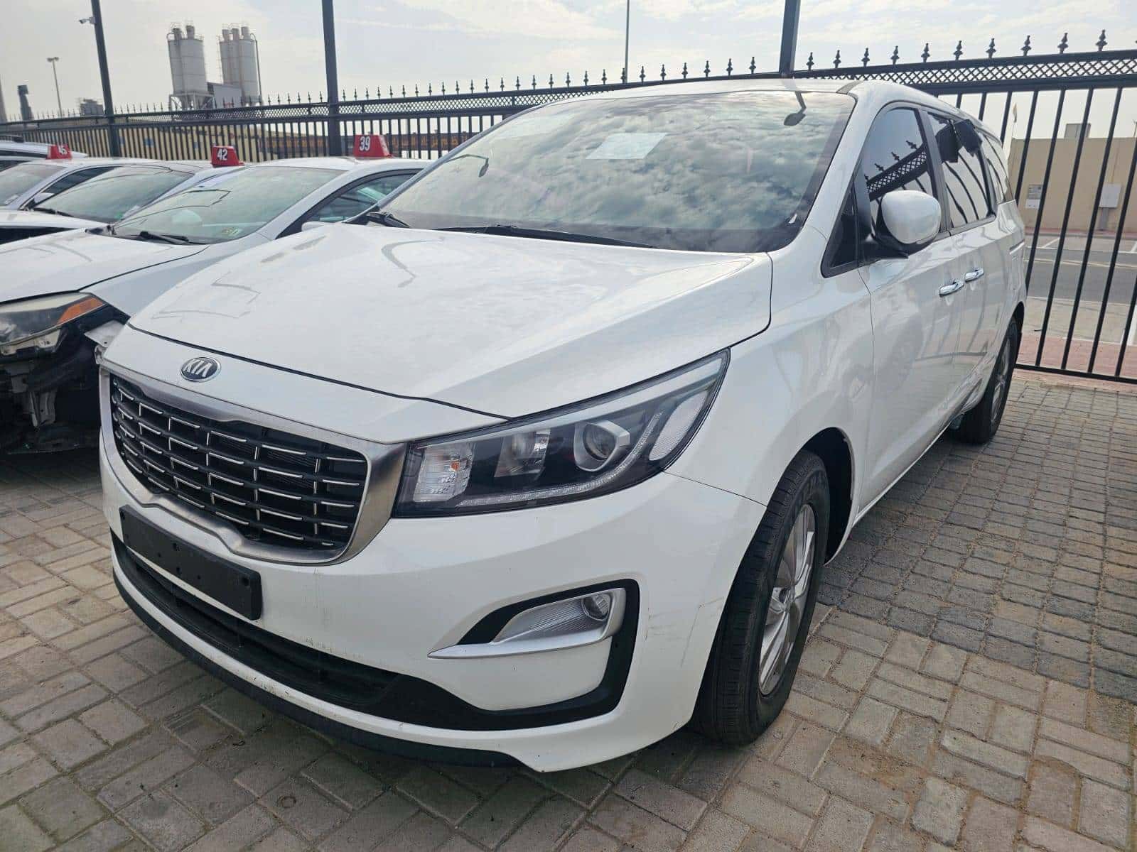 KIA CARNIVAL EX 2020 thumbnail 7