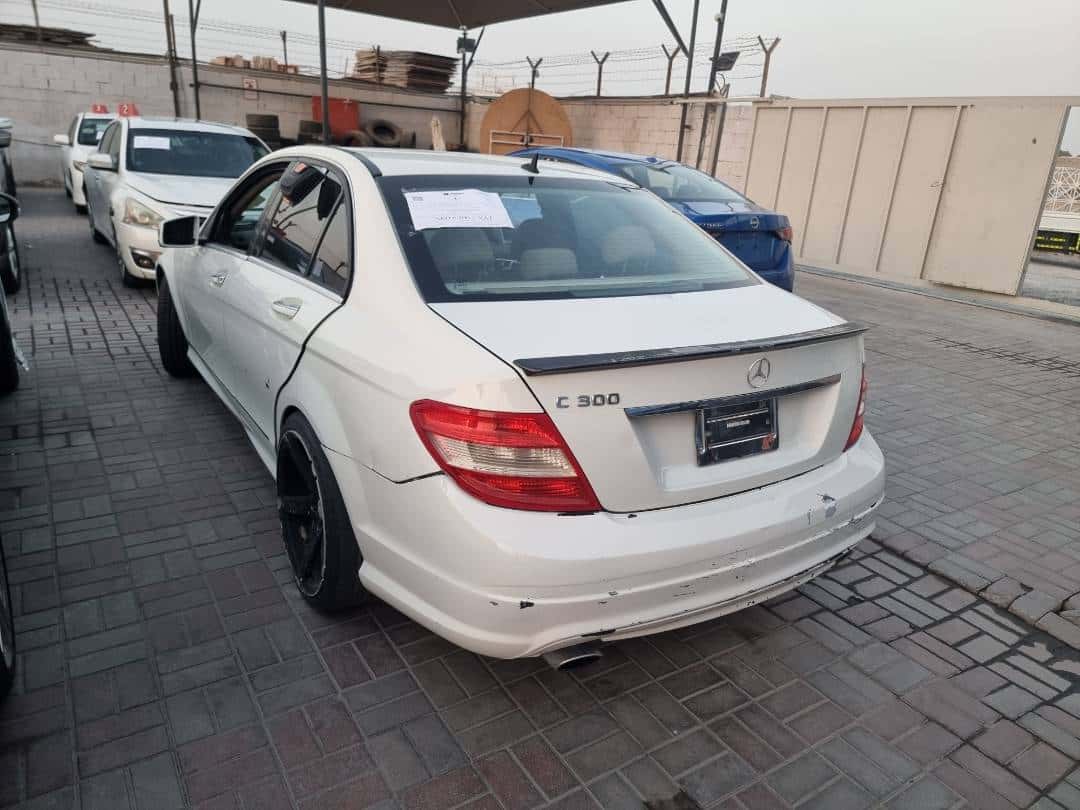 MERCEDES BENZ C300 2011 thumbnail 4