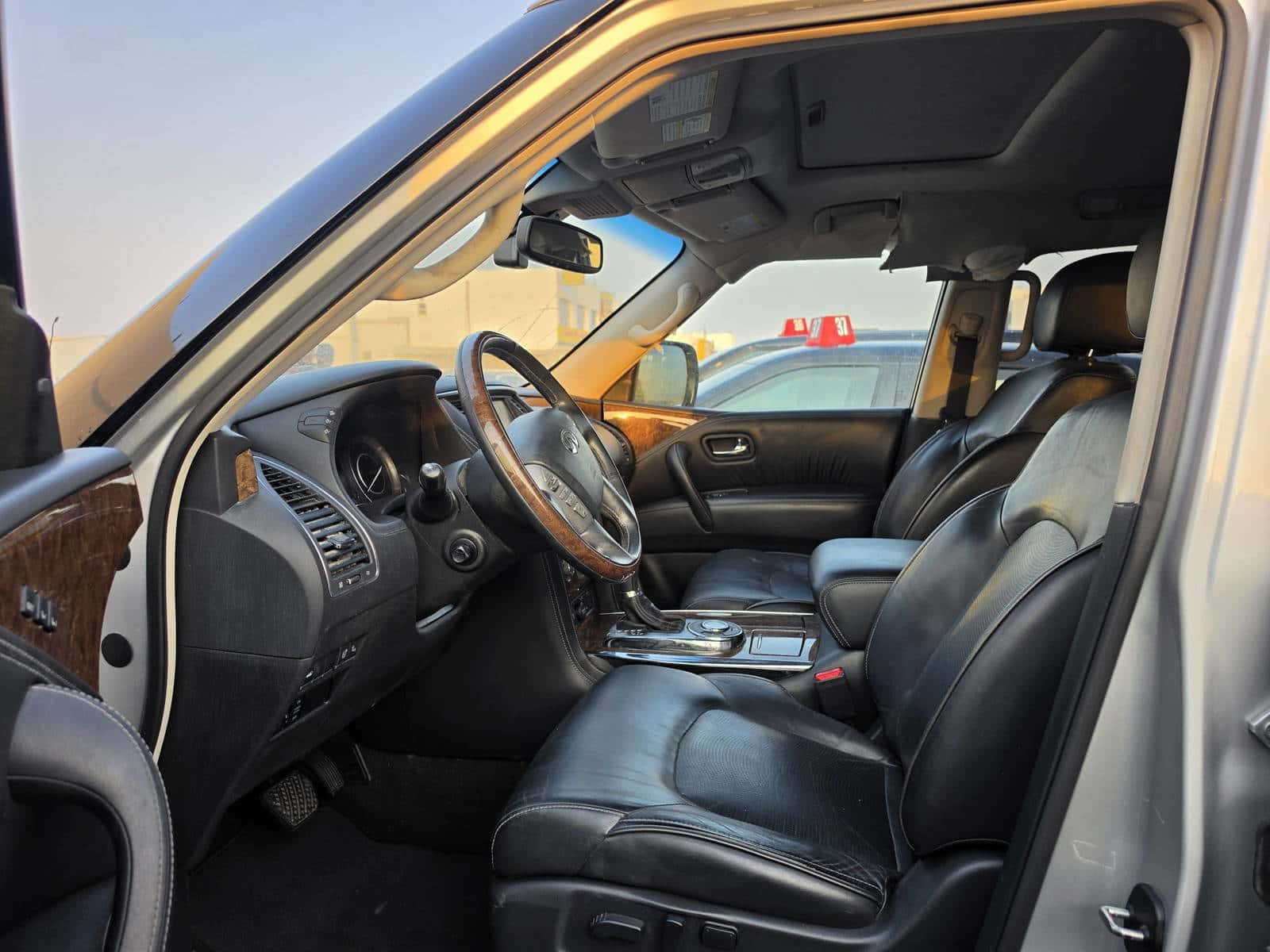 INFINITI QX80 2017 thumbnail 6