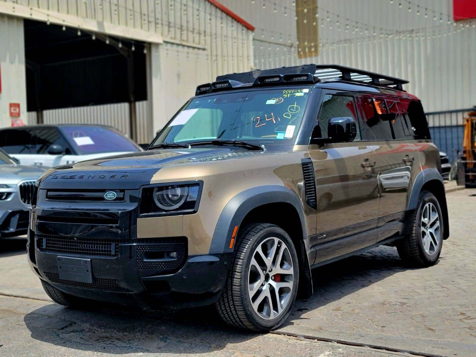 LAND ROVER DEFENDER 110 S - Exterior