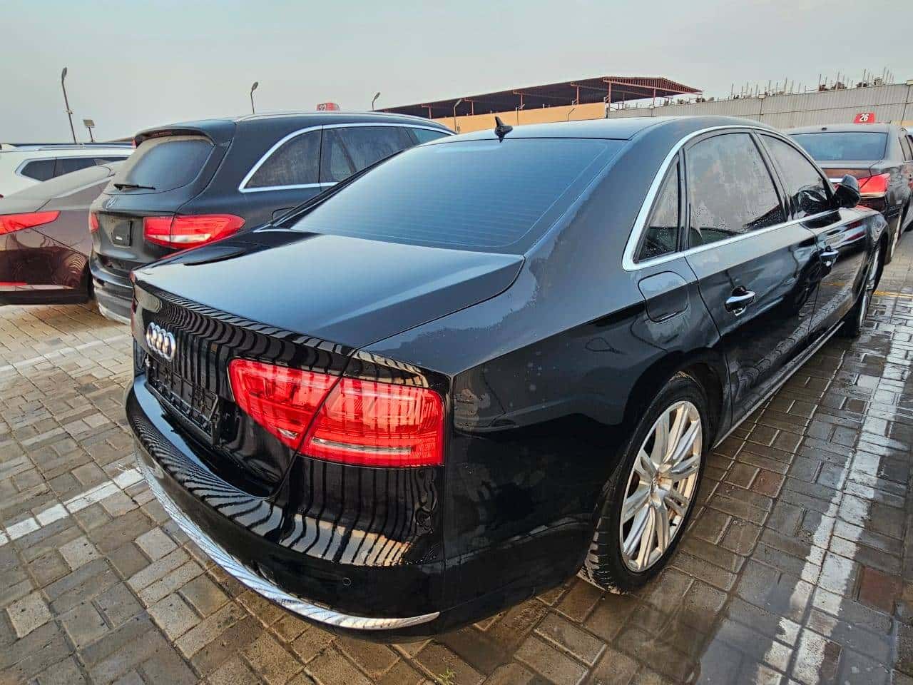 Audi A8 2012 thumbnail 5