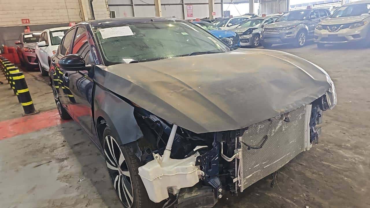 NISSAN ALTIMA - Exterior