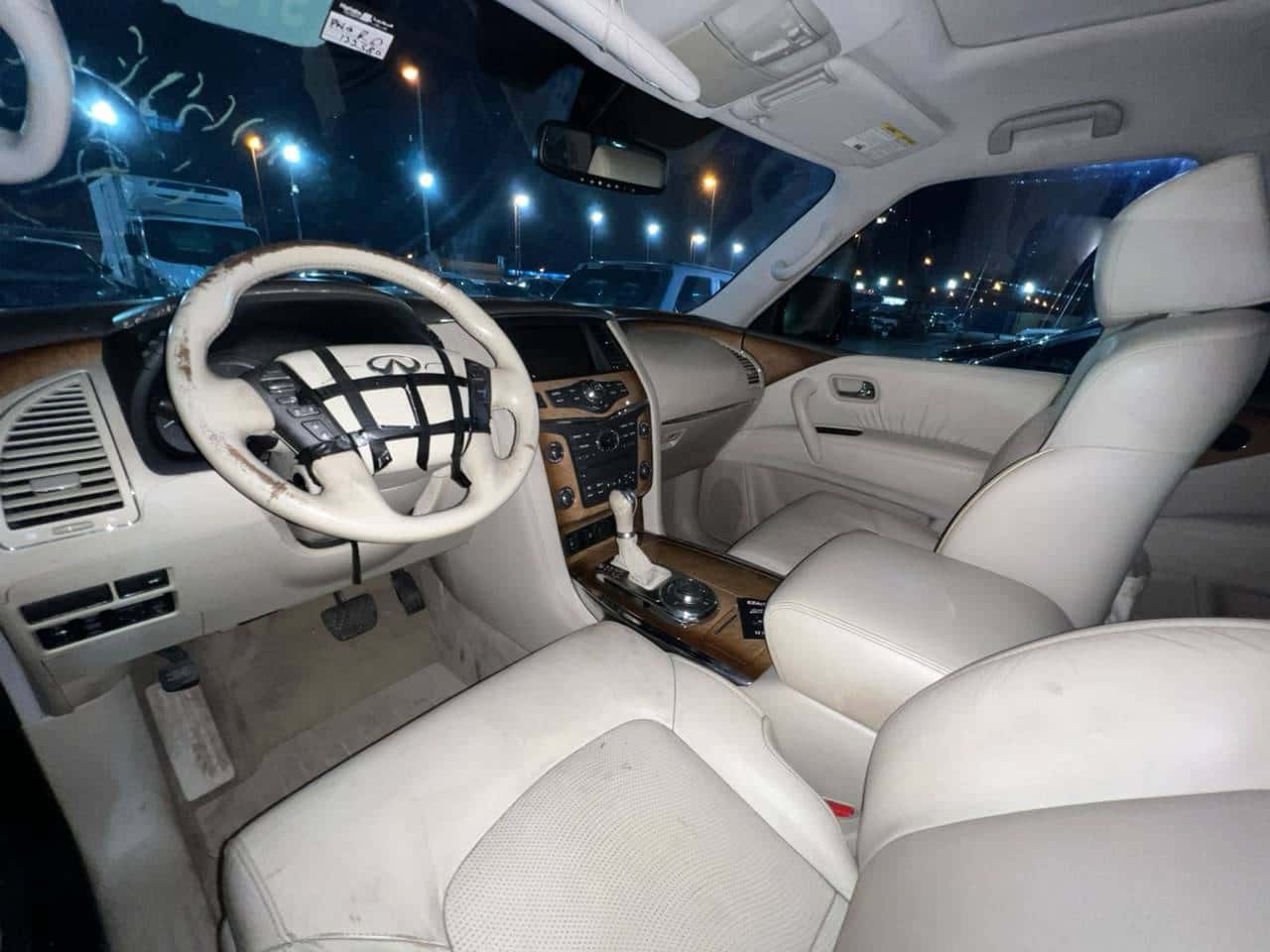 INFINITI QX56 2011 thumbnail 2